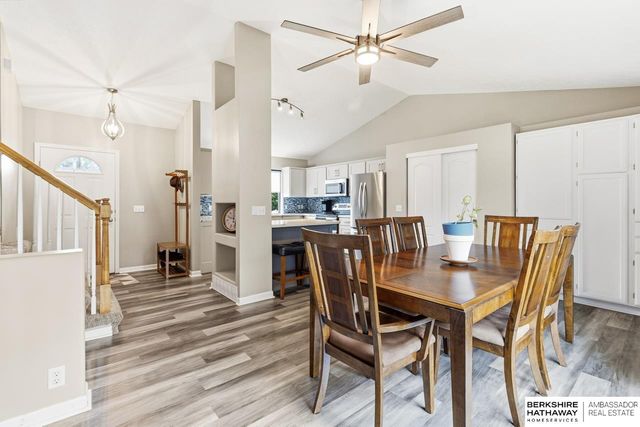 815 Clearwater Drive, Papillion, NE 68046