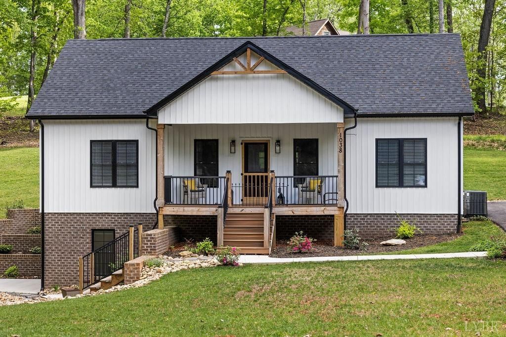 1038 Oak Leaf Court, Forest, VA 24551