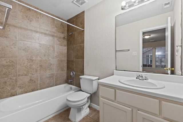 1617 Nichole Woods Drive, Houston, TX 77047