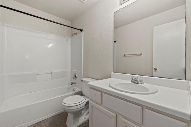 1617 Nichole Woods Drive, Houston, TX 77047