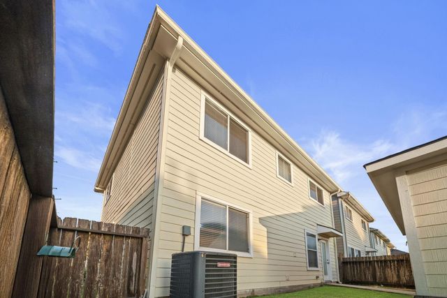 1617 Nichole Woods Drive, Houston, TX 77047