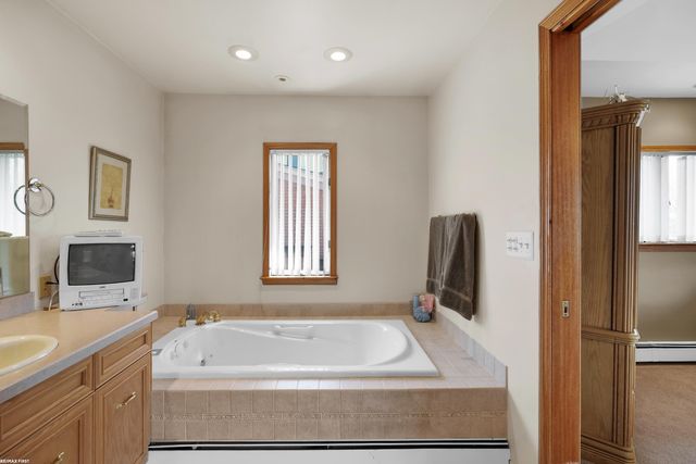 41589 Windmill Street, Harrison Twp, MI 48045