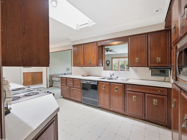 41589 Windmill Street, Harrison Twp, MI 48045