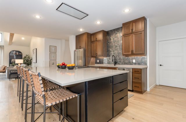 200-202 N Blarney Court, Nixa, MO 65714