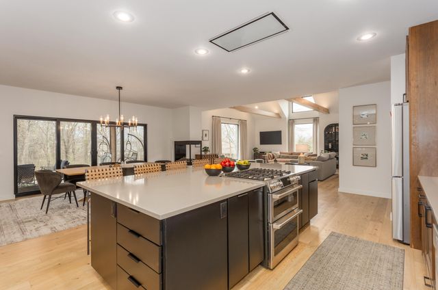 200-202 N Blarney Court, Nixa, MO 65714