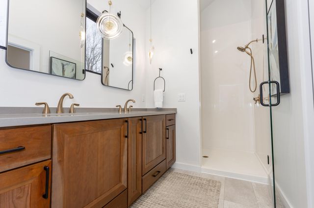 200-202 N Blarney Court, Nixa, MO 65714