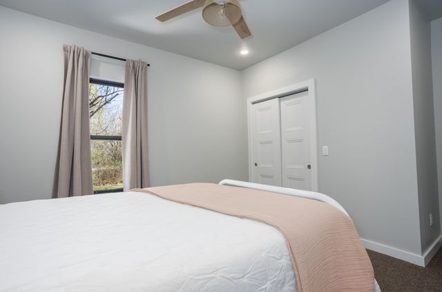 200-202 N Blarney Court, Nixa, MO 65714