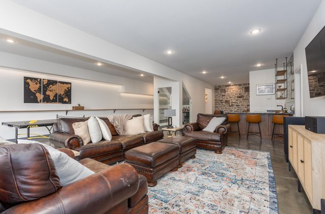 200-202 N Blarney Court, Nixa, MO 65714