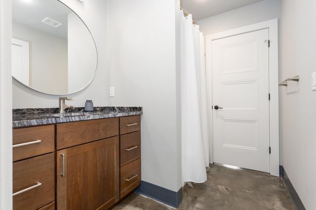 200-202 N Blarney Court, Nixa, MO 65714