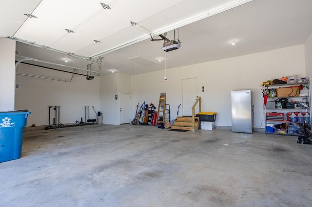 200-202 N Blarney Court, Nixa, MO 65714