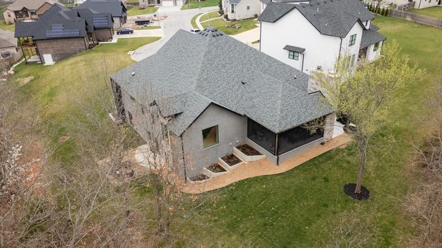 200-202 N Blarney Court, Nixa, MO 65714