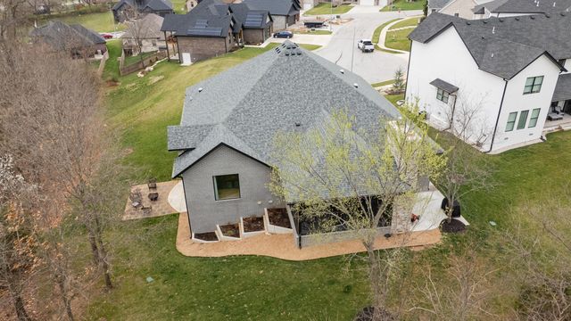 200-202 N Blarney Court, Nixa, MO 65714