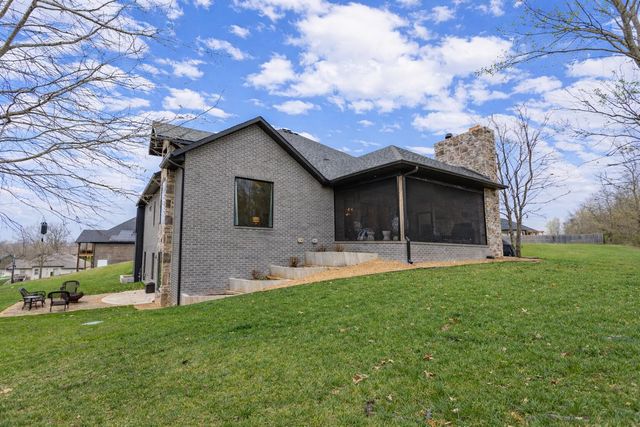 200-202 N Blarney Court, Nixa, MO 65714