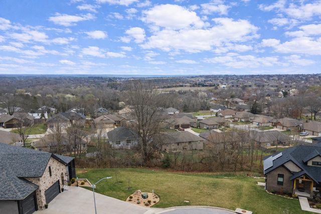 200-202 N Blarney Court, Nixa, MO 65714