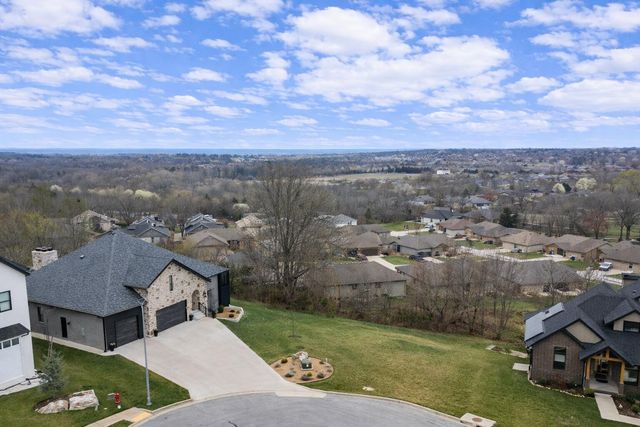 200-202 N Blarney Court, Nixa, MO 65714