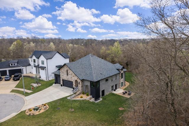 200-202 N Blarney Court, Nixa, MO 65714