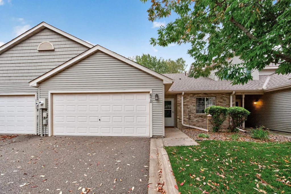 670 Monn Avenue, Vadnais Heights, MN 55127 — exterior