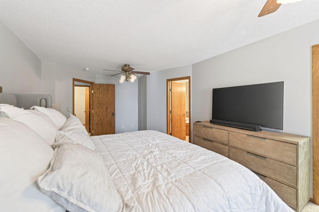 1055 N Shore Drive, Forest Lake, MN 55025
