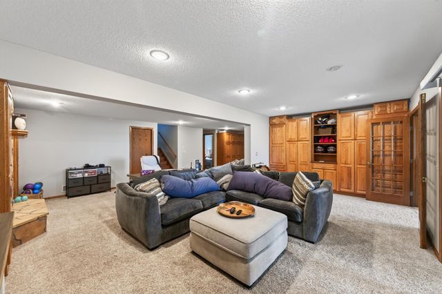 1055 N Shore Drive, Forest Lake, MN 55025