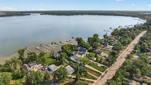1055 N Shore Drive, Forest Lake, MN 55025