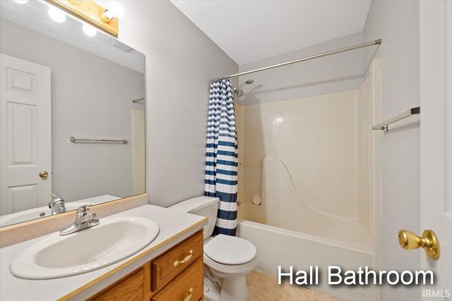 2664 S Danlyn Road, Bloomington, IN 47403