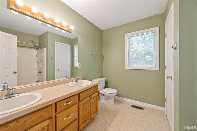 2664 S Danlyn Road, Bloomington, IN 47403