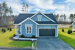 51 Lady Walsingham Way # 29, Laconia, NH 03246