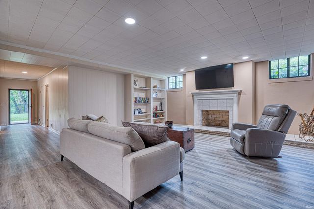 4800 Hoelscher Road, Evansville, IN 47712