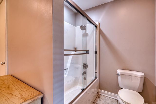 4800 Hoelscher Road, Evansville, IN 47712
