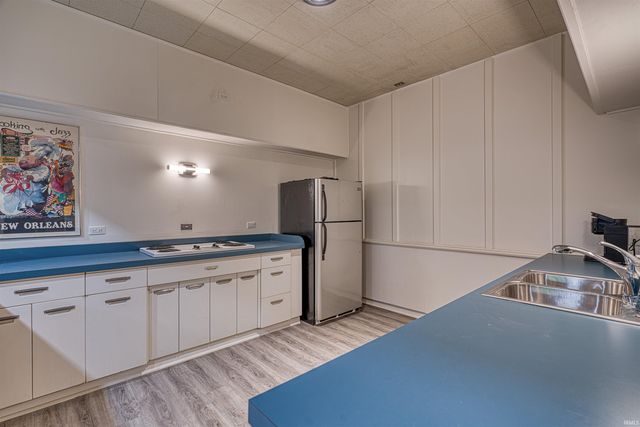 4800 Hoelscher Road, Evansville, IN 47712