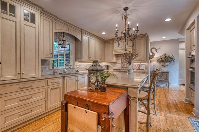 4800 Hoelscher Road, Evansville, IN 47712