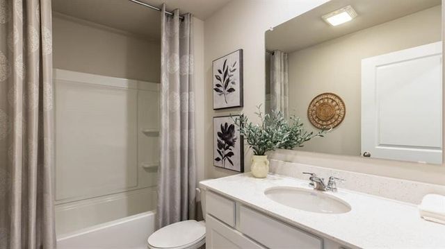 367 Leslie Farms Drive, Connoquenessing Boro, PA 16033