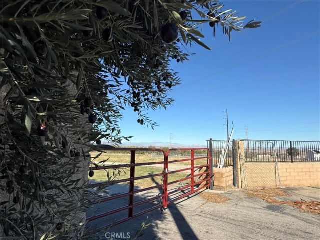 8539 W Avenue L, Lancaster, CA 93536