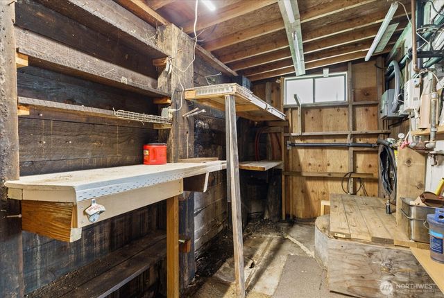 8339 Franklin Road, Clinton, WA 98236