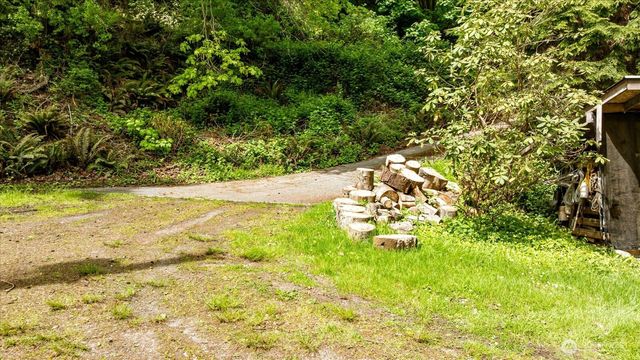 8339 Franklin Road, Clinton, WA 98236