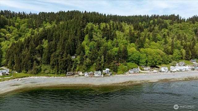 8339 Franklin Road, Clinton, WA 98236
