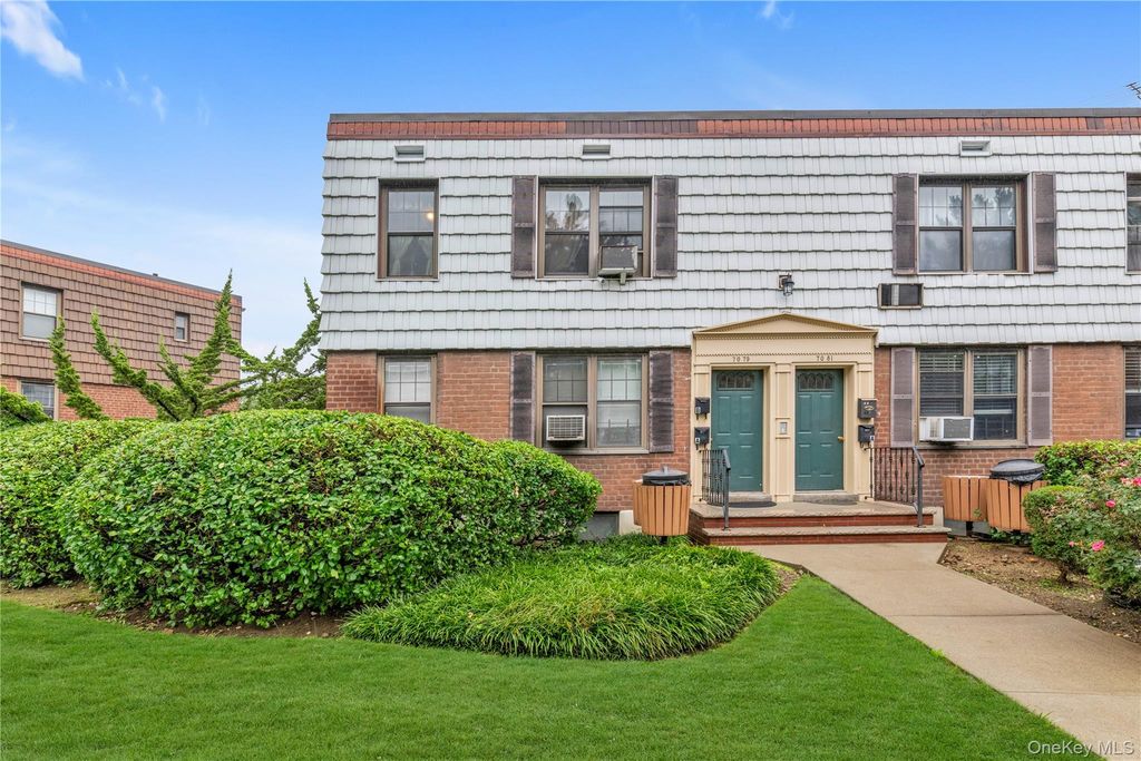 70-79 Park Drive E B, Kew Garden Hills, NY 11367 — exterior