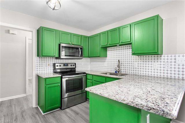 405 E Oakwood Street, Mebane, NC 27302