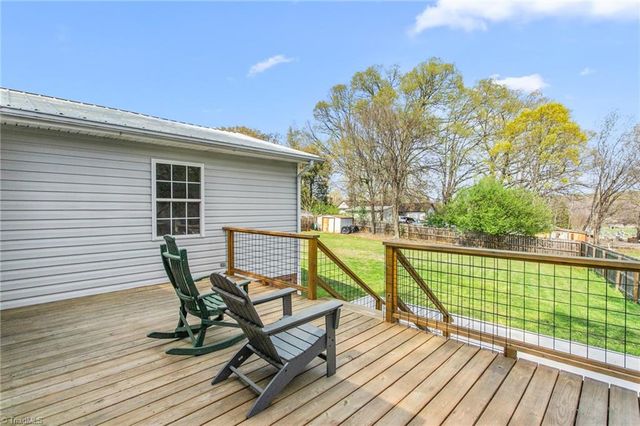 405 E Oakwood Street, Mebane, NC 27302