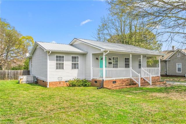 405 E Oakwood Street, Mebane, NC 27302