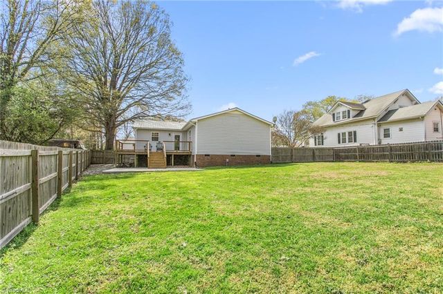 405 E Oakwood Street, Mebane, NC 27302