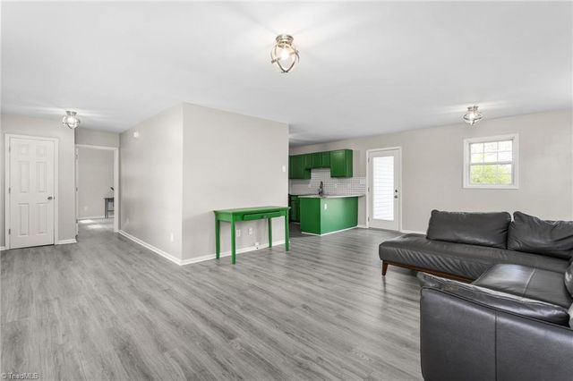 405 E Oakwood Street, Mebane, NC 27302