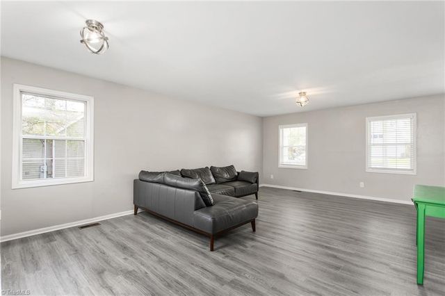 405 E Oakwood Street, Mebane, NC 27302