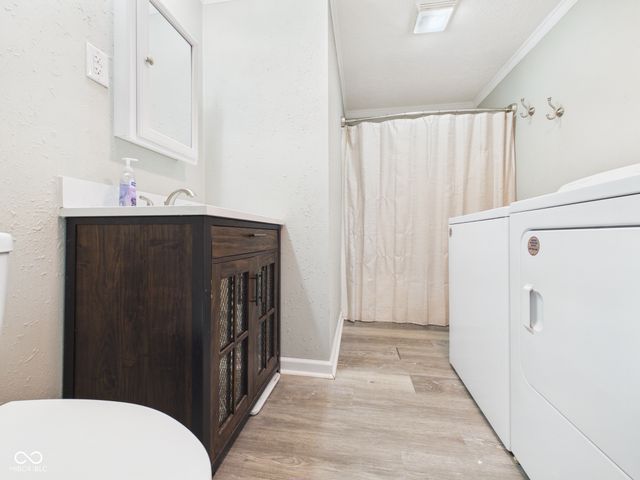 1124 E 10th Street, Anderson, IN 46012
