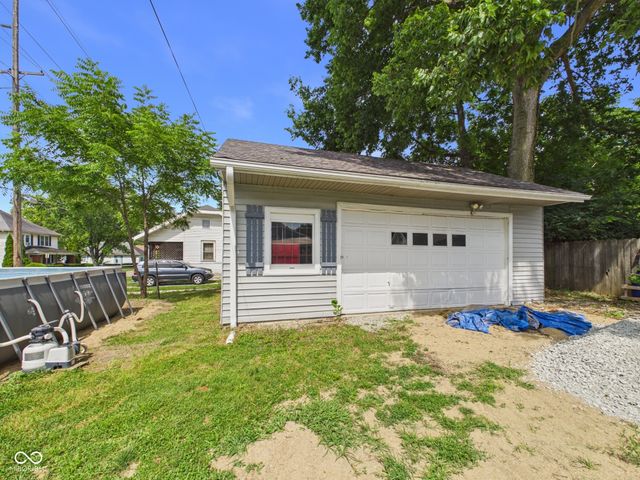 1124 E 10th Street, Anderson, IN 46012