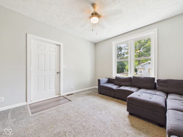 1124 E 10th Street, Anderson, IN 46012
