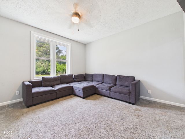 1124 E 10th Street, Anderson, IN 46012