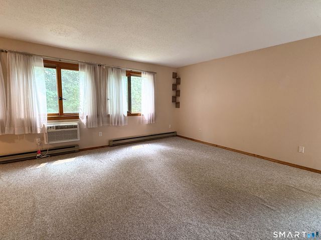 8 Pineview Drive A, Branford, CT 06405