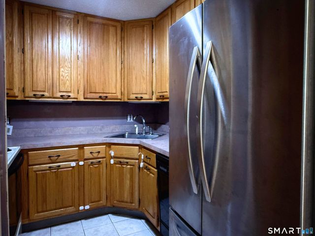 8 Pineview Drive A, Branford, CT 06405