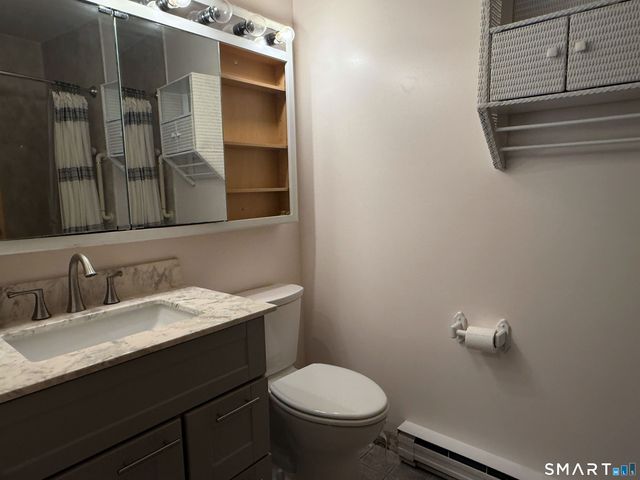 8 Pineview Drive A, Branford, CT 06405